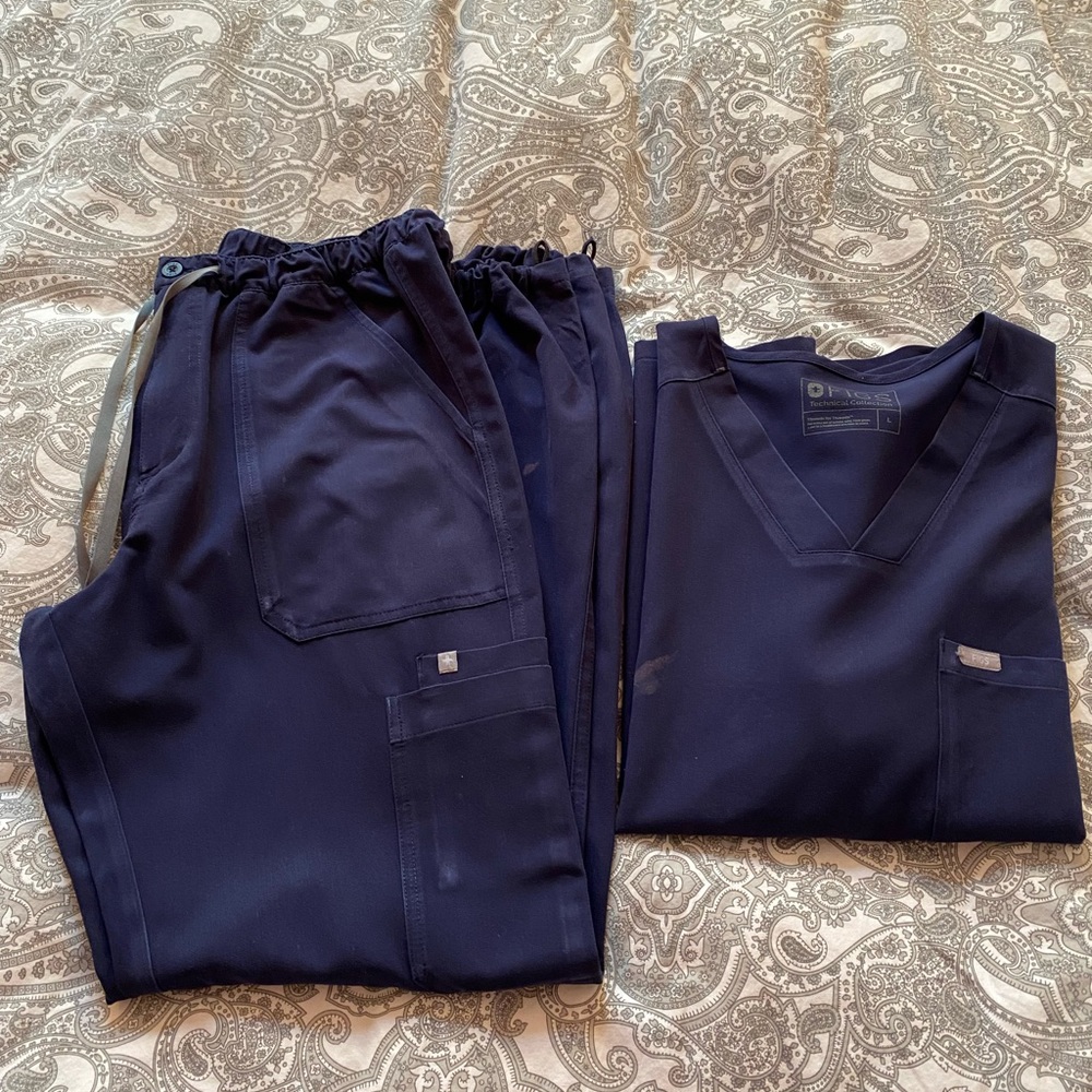 Figs Men's Scrub Set (Jogger Pants)
